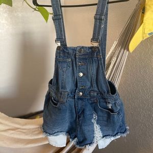 Overall shorts